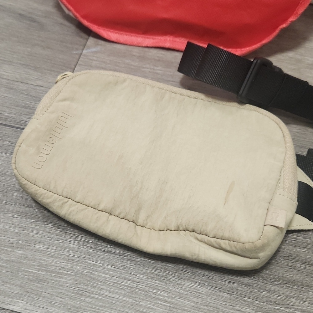 lululemon athletica Mini Belt Bag Khaki And Red Tote Bag - Picture 3 of 8